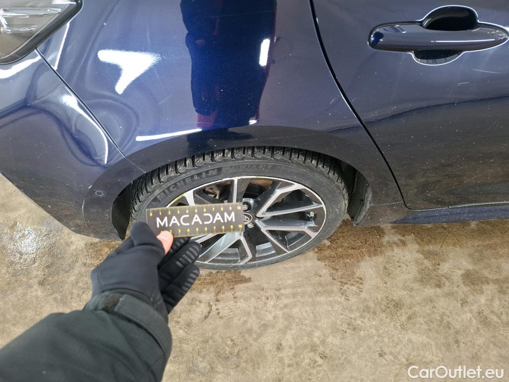  Toyota  Corolla TOYOTA  / 2018 / 5P / Berline Hybride 122h Collection #64