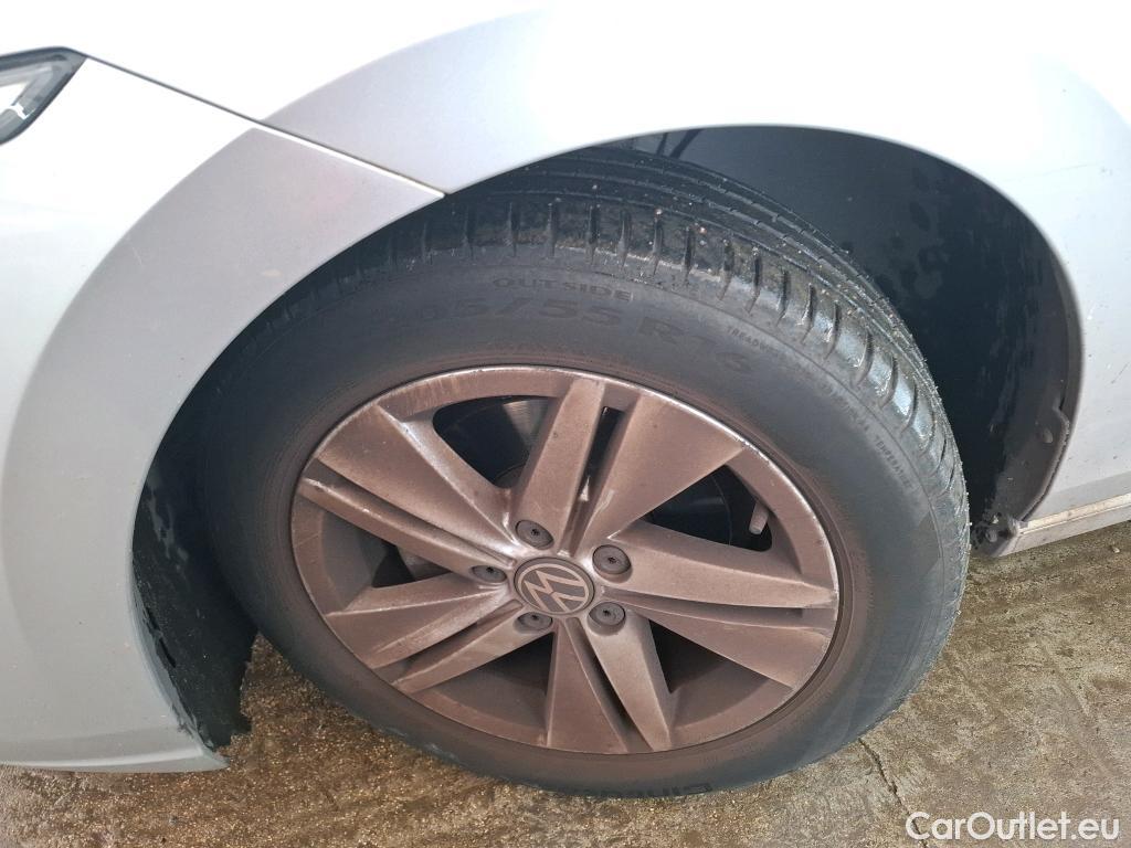  Volkswagen  Golf  VOLKSWAGEN / 2020 / 5P / Berline 2.0 TDI SCR 150 DSG7 Life Busi 1st #25