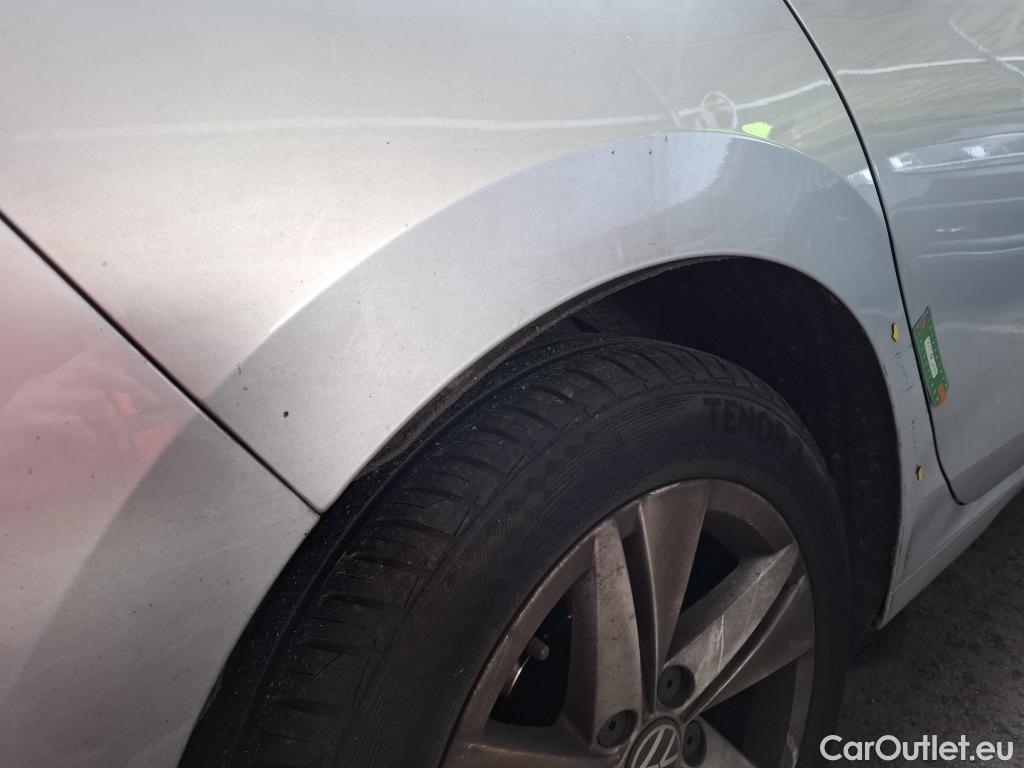  Volkswagen  Golf  VOLKSWAGEN / 2020 / 5P / Berline 2.0 TDI SCR 150 DSG7 Life Busi 1st #13