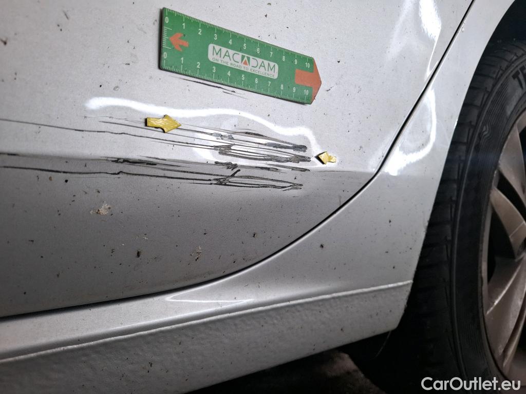  Volkswagen  Golf  VOLKSWAGEN / 2020 / 5P / Berline 2.0 TDI SCR 150 DSG7 Life Busi 1st #6