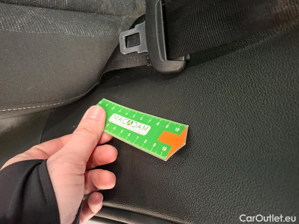  Volkswagen  Golf  VOLKSWAGEN / 2020 / 5P / Berline 2.0 TDI SCR 150 DSG7 Life Busi 1st #38