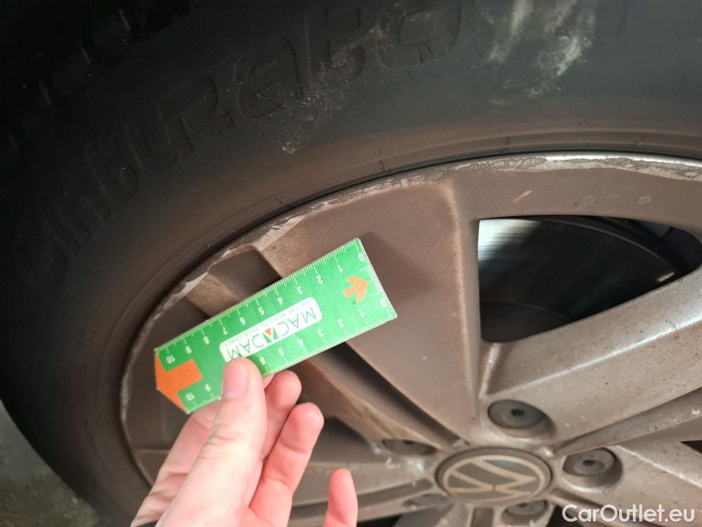  Volkswagen  Golf  VOLKSWAGEN / 2020 / 5P / Berline 2.0 TDI SCR 150 DSG7 Life Busi 1st #23