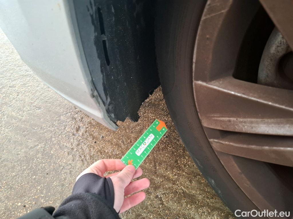  Volkswagen  Golf  VOLKSWAGEN / 2020 / 5P / Berline 2.0 TDI SCR 150 DSG7 Life Busi 1st #31