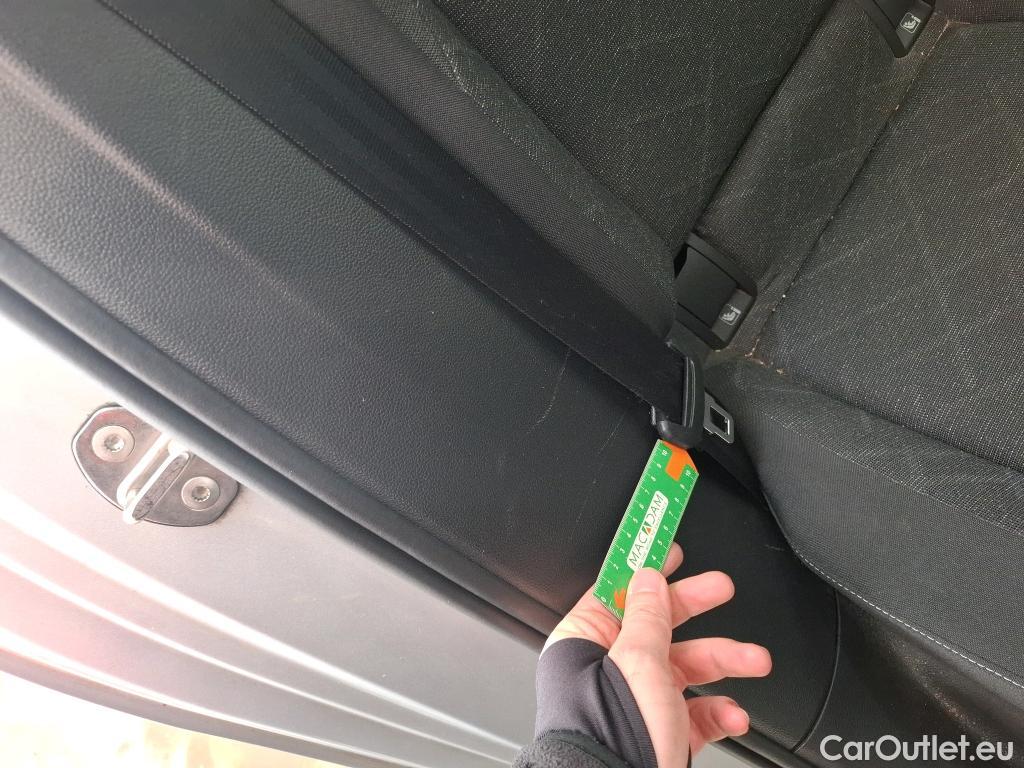  Volkswagen  Golf  VOLKSWAGEN / 2020 / 5P / Berline 2.0 TDI SCR 150 DSG7 Life Busi 1st #28