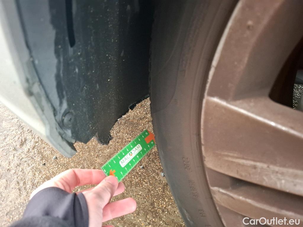  Volkswagen  Golf  VOLKSWAGEN / 2020 / 5P / Berline 2.0 TDI SCR 150 DSG7 Life Busi 1st #32