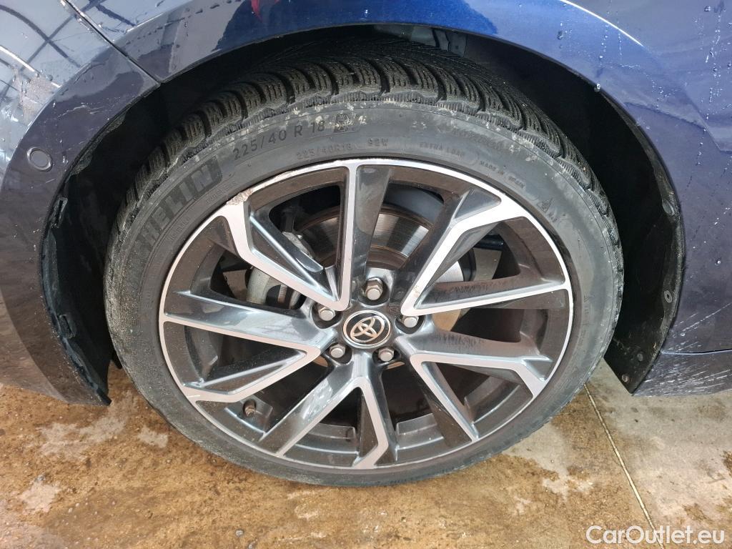  Toyota  Corolla TOYOTA  / 2018 / 5P / Berline Hybride 122h Collection #18