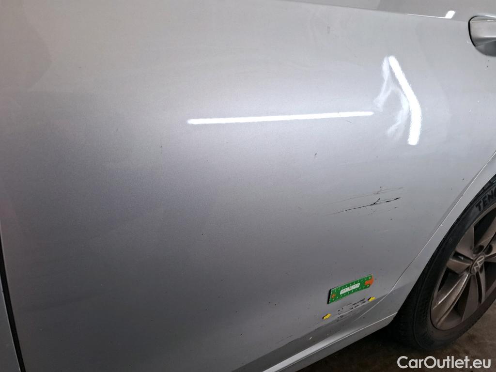  Volkswagen  Golf  VOLKSWAGEN / 2020 / 5P / Berline 2.0 TDI SCR 150 DSG7 Life Busi 1st #5