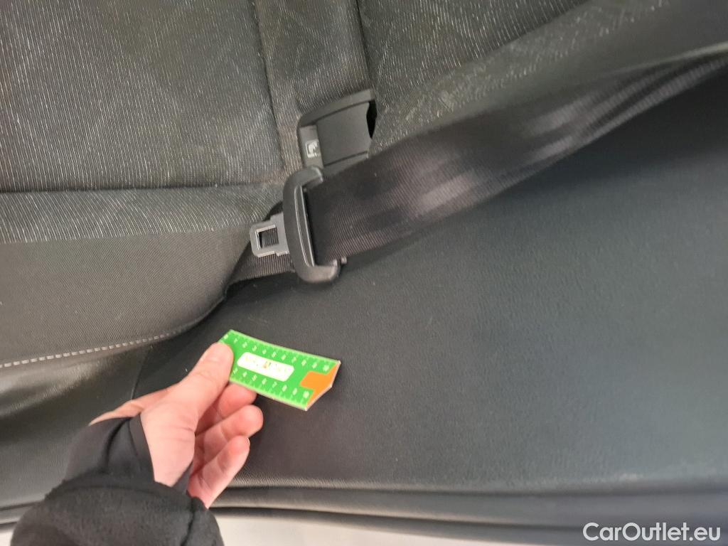  Volkswagen  Golf  VOLKSWAGEN / 2020 / 5P / Berline 2.0 TDI SCR 150 DSG7 Life Busi 1st #37