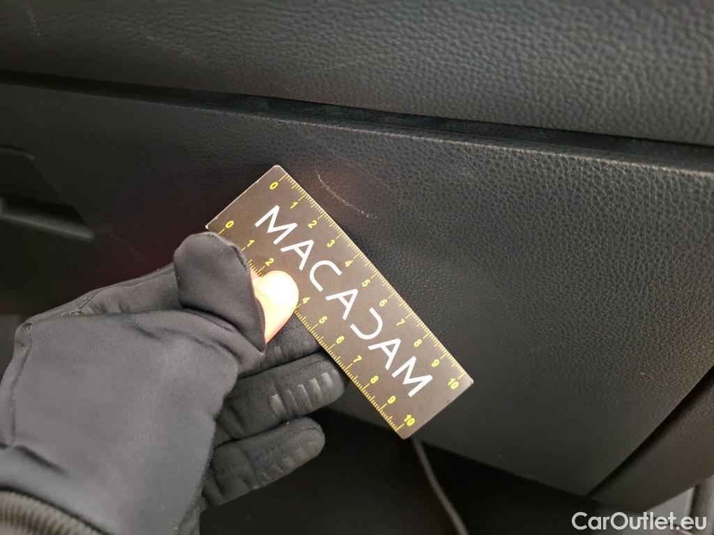  Toyota  Corolla TOYOTA  / 2018 / 5P / Berline Hybride 122h Collection #48