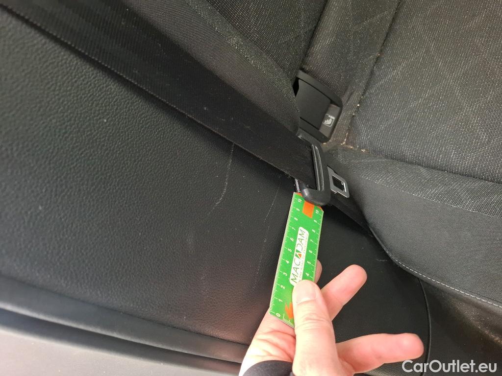  Volkswagen  Golf  VOLKSWAGEN / 2020 / 5P / Berline 2.0 TDI SCR 150 DSG7 Life Busi 1st #29