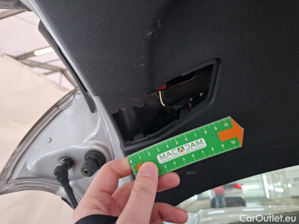  Volkswagen  Golf  VOLKSWAGEN / 2020 / 5P / Berline 2.0 TDI SCR 150 DSG7 Life Busi 1st #36