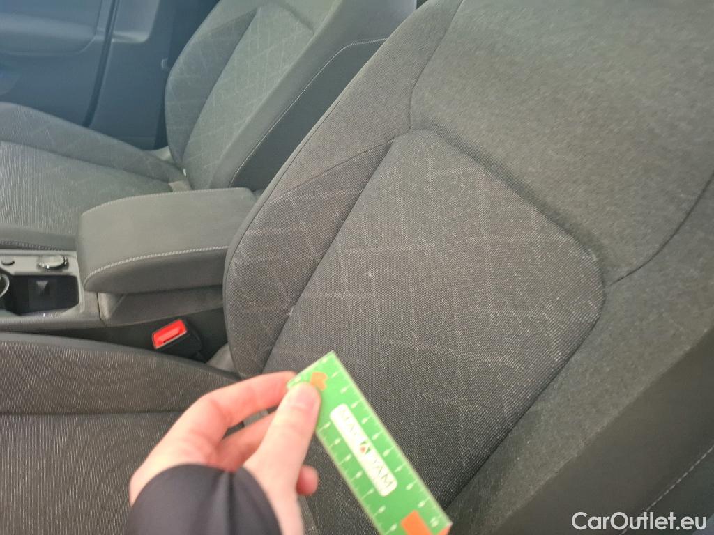  Volkswagen  Golf  VOLKSWAGEN / 2020 / 5P / Berline 2.0 TDI SCR 150 DSG7 Life Busi 1st #35