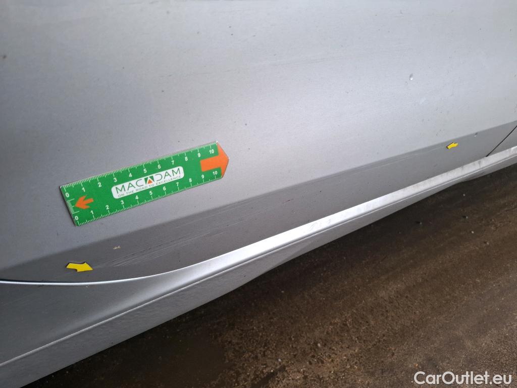  Volkswagen  Golf  VOLKSWAGEN / 2020 / 5P / Berline 2.0 TDI SCR 150 DSG7 Life Busi 1st #15