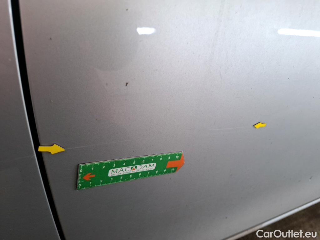  Volkswagen  Golf  VOLKSWAGEN / 2020 / 5P / Berline 2.0 TDI SCR 150 DSG7 Life Busi 1st #44