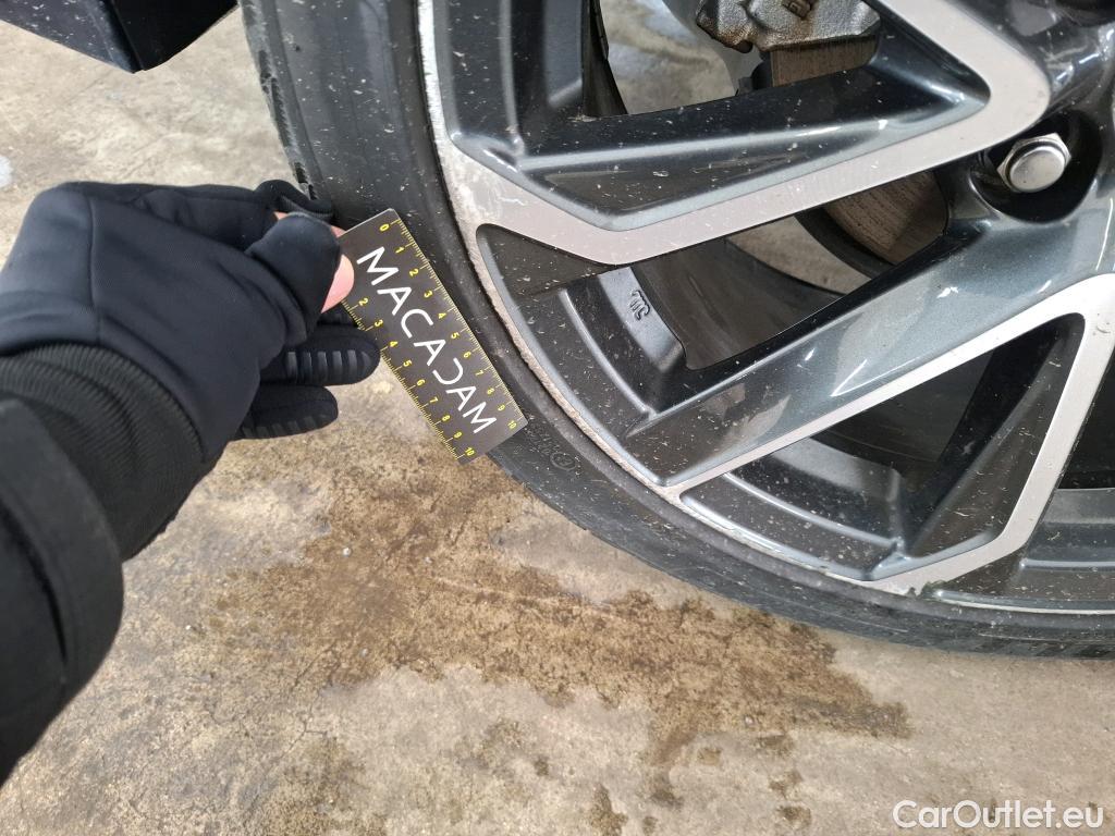  Toyota  Corolla TOYOTA  / 2018 / 5P / Berline Hybride 122h Collection #12