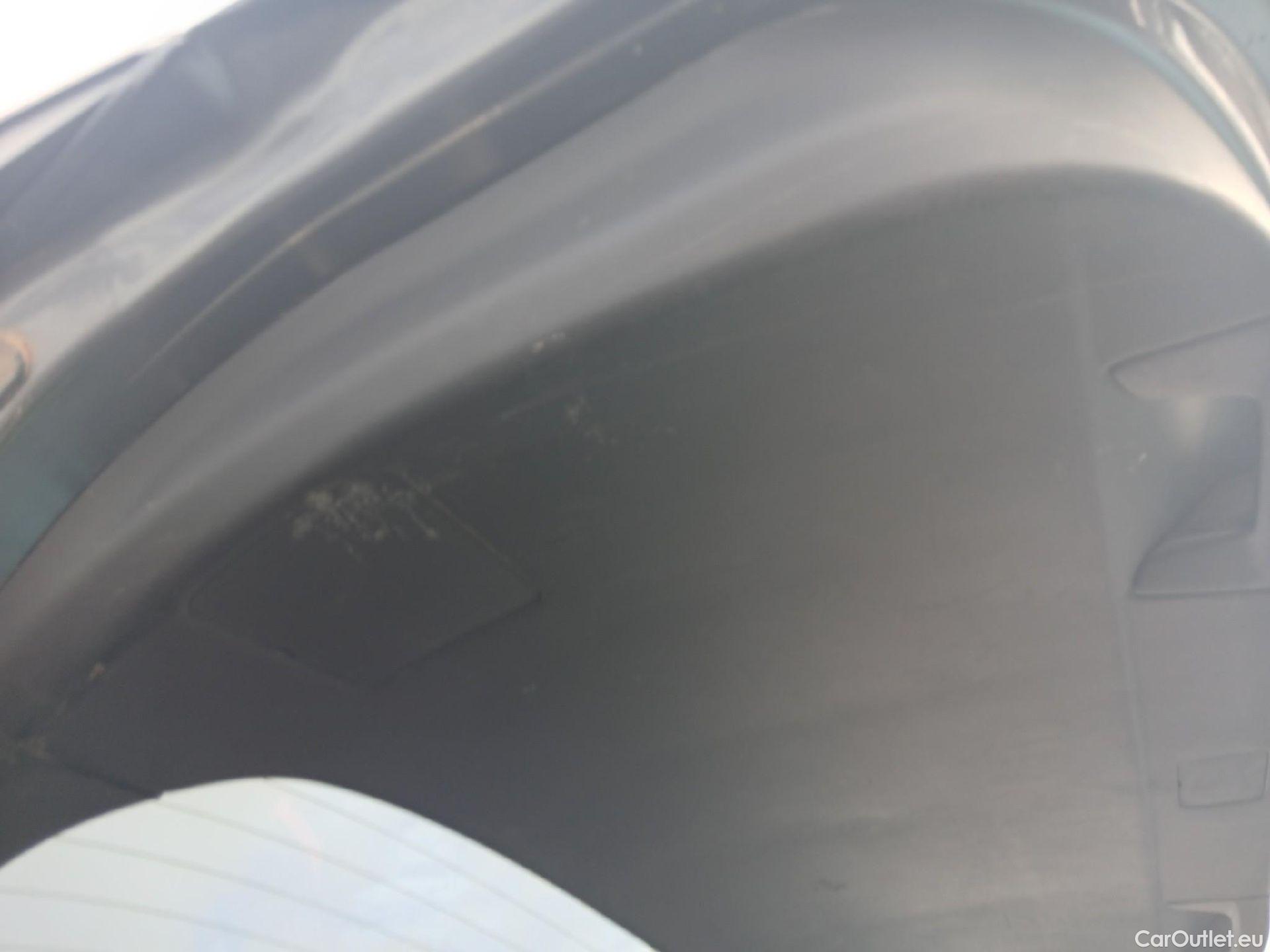  Toyota  RAV4 TOYOTA  / 2018 / 5P / todoterreno 2.5l 220H Advance 4WD #13