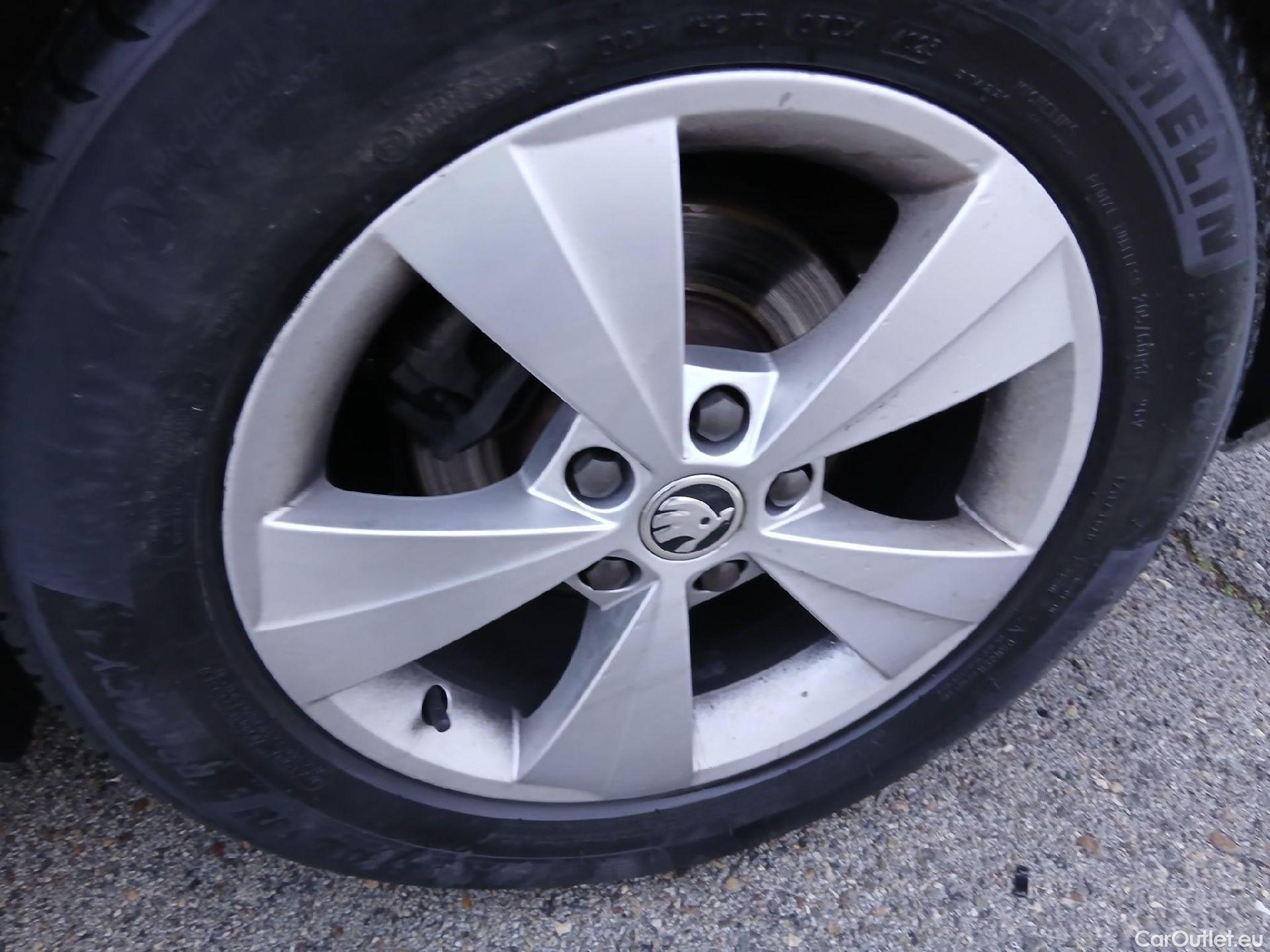  Skoda  Octavia SKODA  / 2020 / 5P / berlina con portón 2.0 TDI 85kW (115 CV) Manual Ambition #7