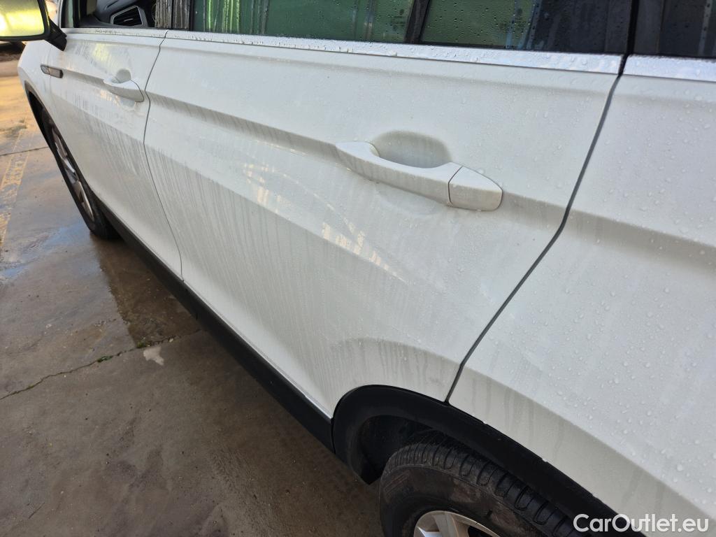  Volkswagen  Tiguan VOLKSWAGEN  / 2020 / 5P / todoterreno Life 2.0 TDI 110kW (150CV) DSG #5