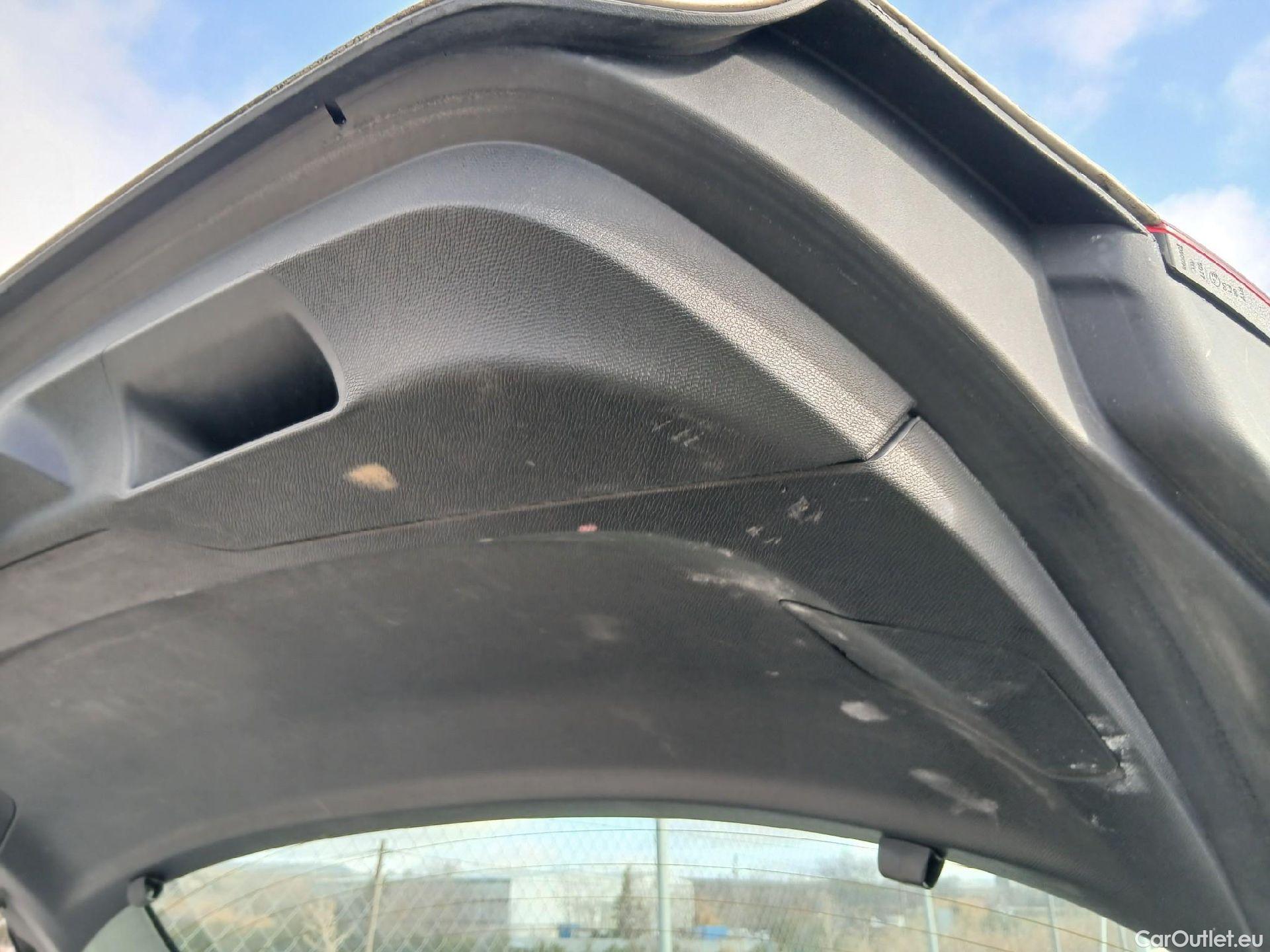  Peugeot  308 PEUGEOT  / 2017 / 5P / berlina con portón 5p Active Pack BlueHDi 130 S&S (AC) #5