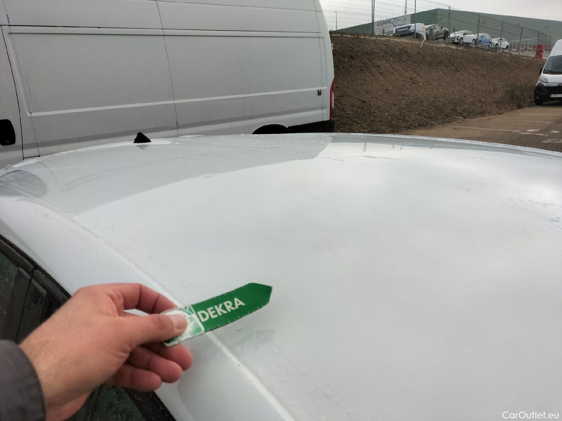  Renault  Clio RENAULT  / 2016 / 5P / berlina con portón Business TCe 66kW (90CV) GLP -18 #44