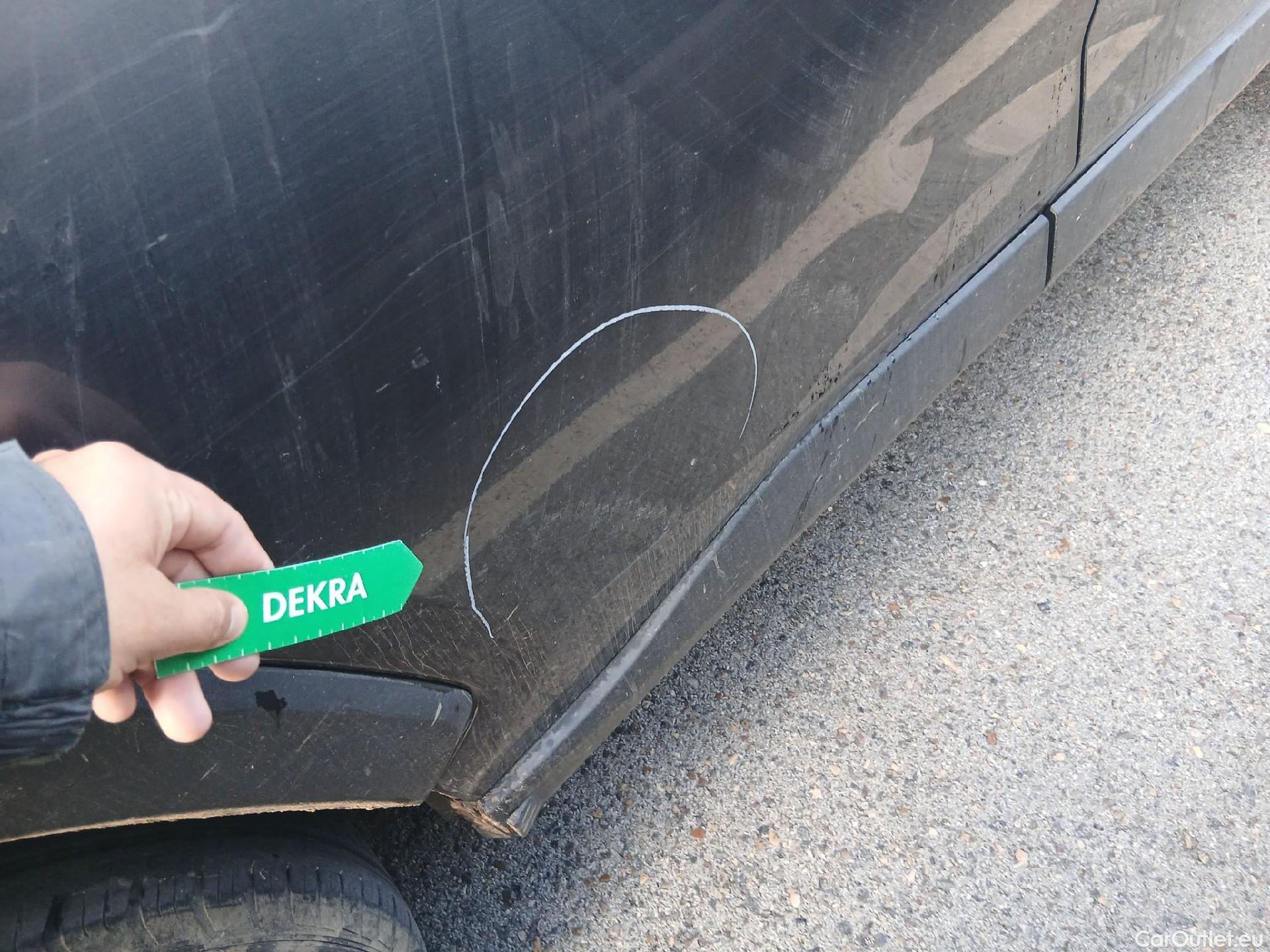  Toyota  RAV4 TOYOTA  / 2018 / 5P / todoterreno 2.5l 220H Advance 4WD #36