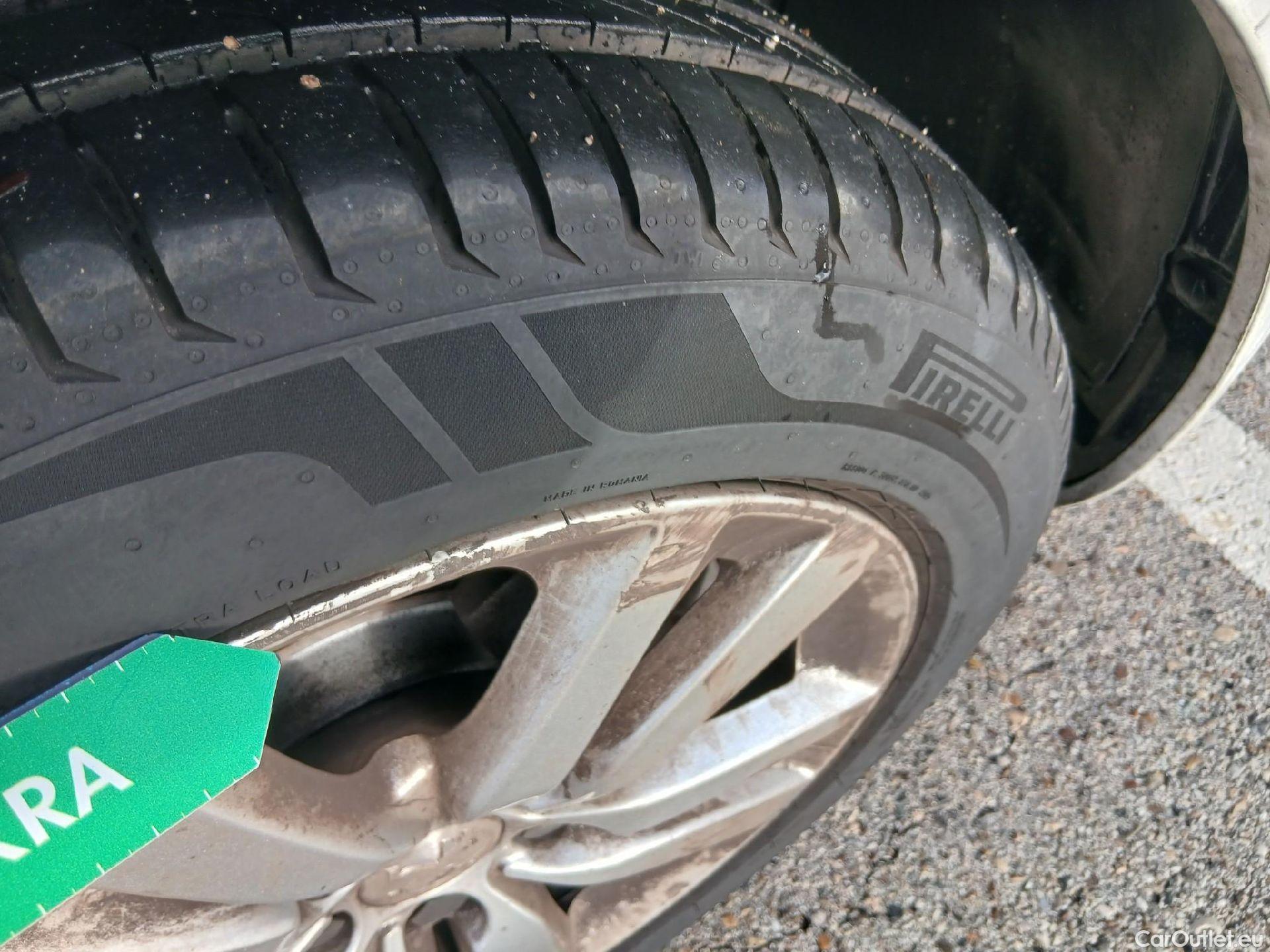  Peugeot  308 PEUGEOT  / 2017 / 5P / berlina con portón 5p Active Pack BlueHDi 130 S&S (AC) #8