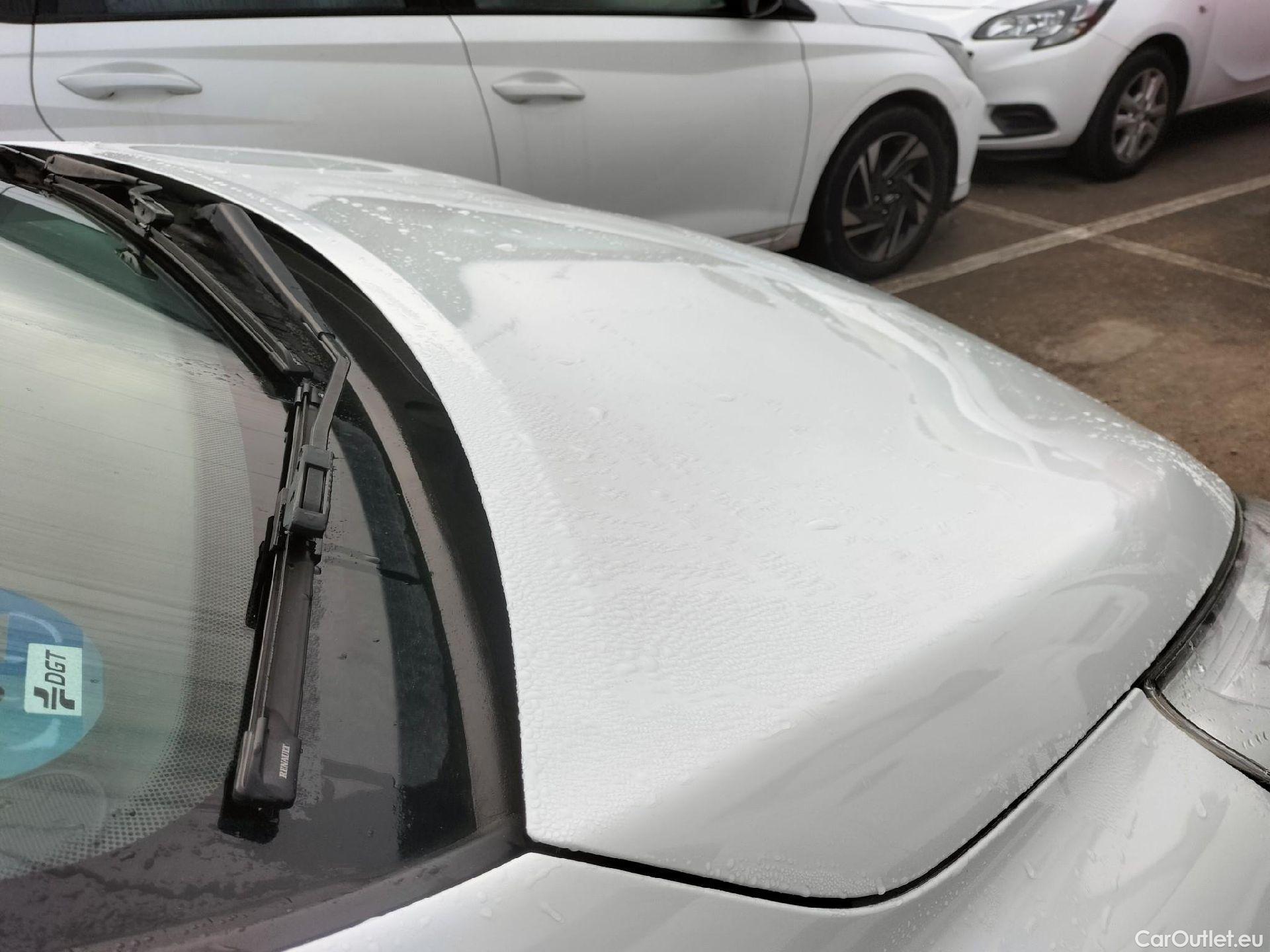  Renault  Clio RENAULT  / 2016 / 5P / berlina con portón Business TCe 66kW (90CV) GLP -18 #7