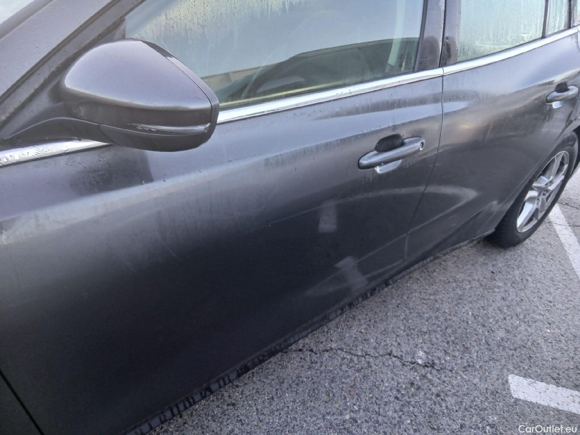  Ford  Focus FORD  / 2018 / 5P / familiar 1.0 Ecoboost 92kW Trend+ Auto SB #14