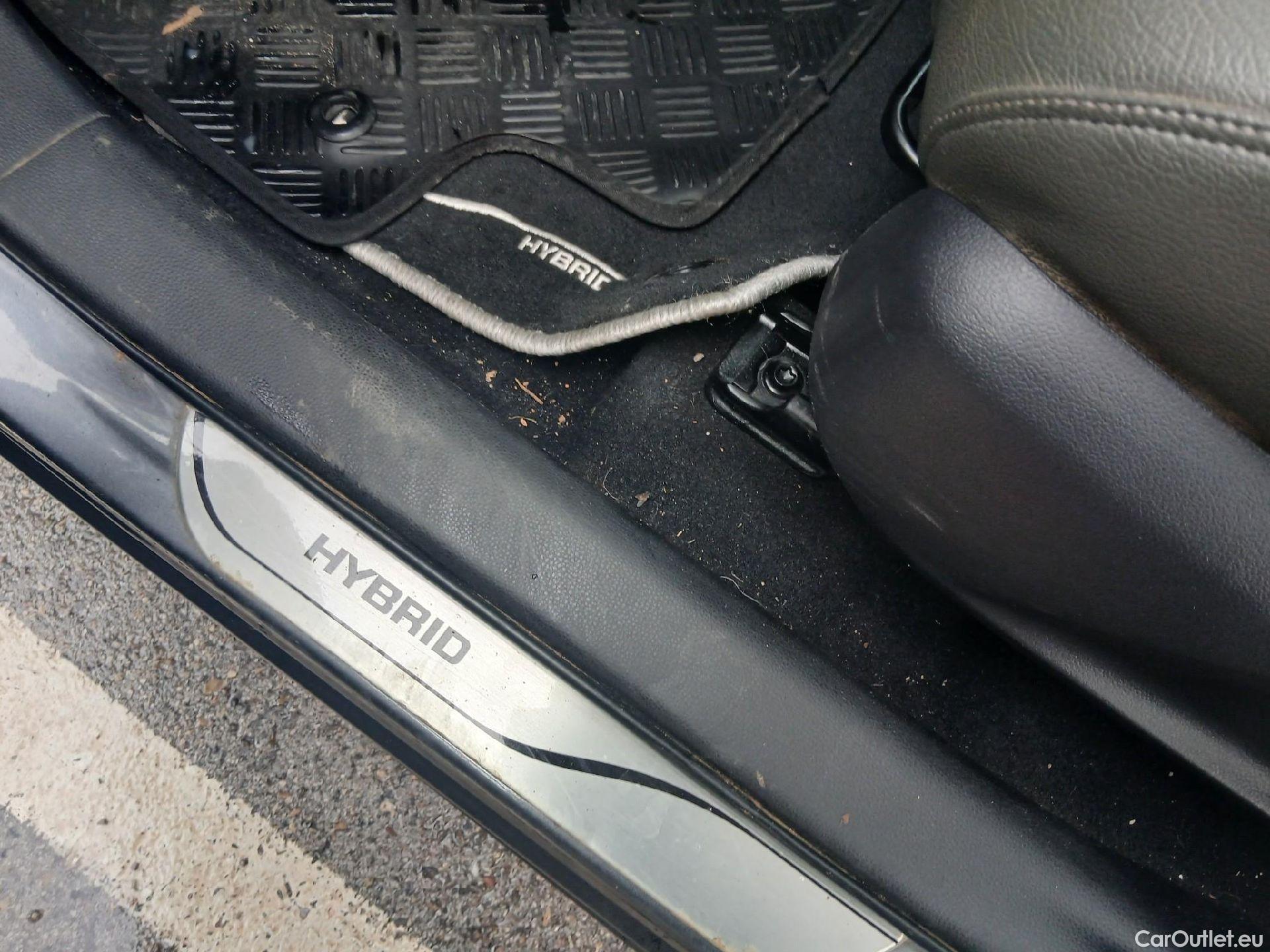  Toyota  RAV4 TOYOTA  / 2018 / 5P / todoterreno 2.5l 220H Advance 4WD #1