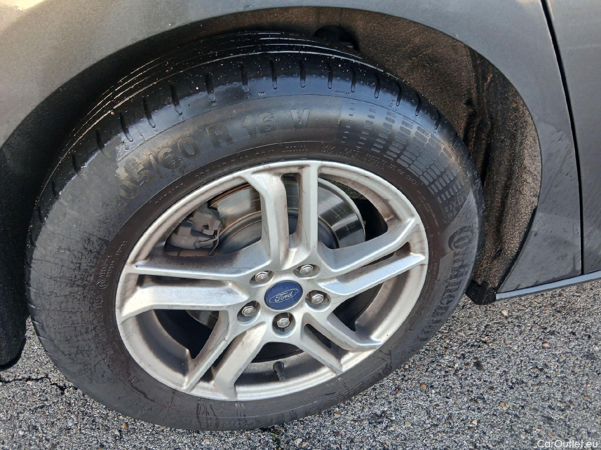  Ford  Focus FORD  / 2018 / 5P / familiar 1.0 Ecoboost 92kW Trend+ Auto SB #11