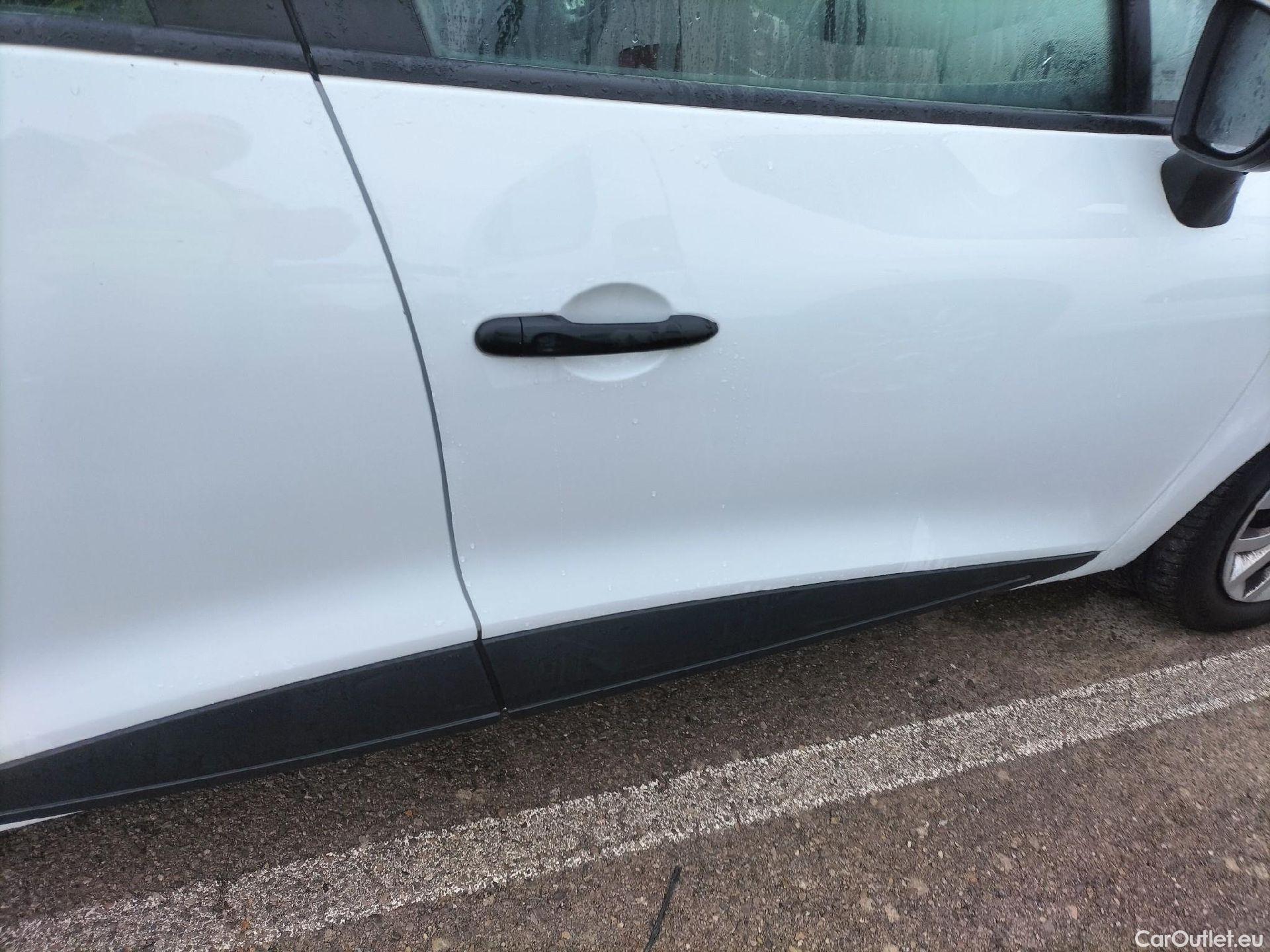  Renault  Clio RENAULT  / 2016 / 5P / berlina con portón Business TCe 66kW (90CV) GLP -18 #36