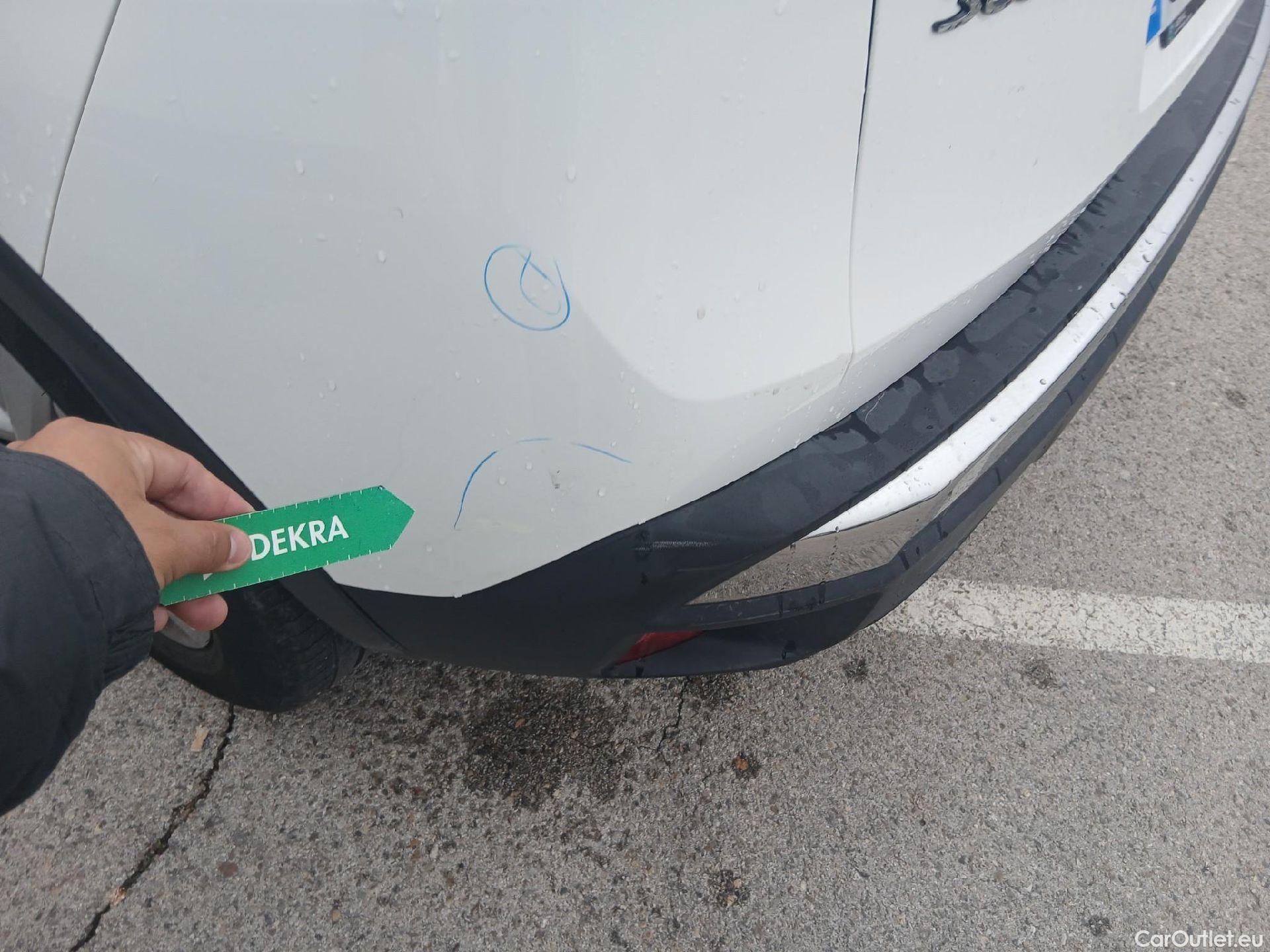  Peugeot  3008 PEUGEOT  / 2016 / 5P / todoterreno 1.5 BlueHDi 96kW (130CV) S&S Style #16