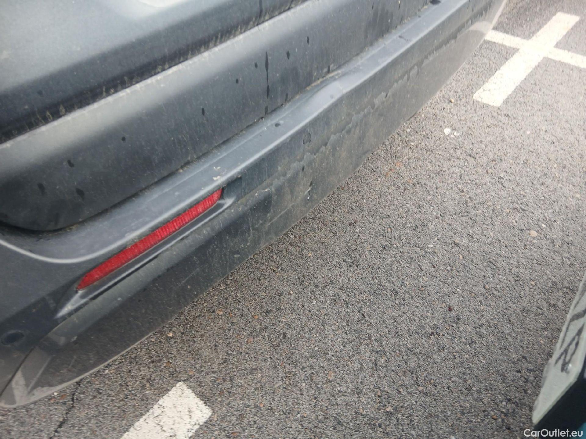  Toyota  RAV4 TOYOTA  / 2018 / 5P / todoterreno 2.5l 220H Advance 4WD #31