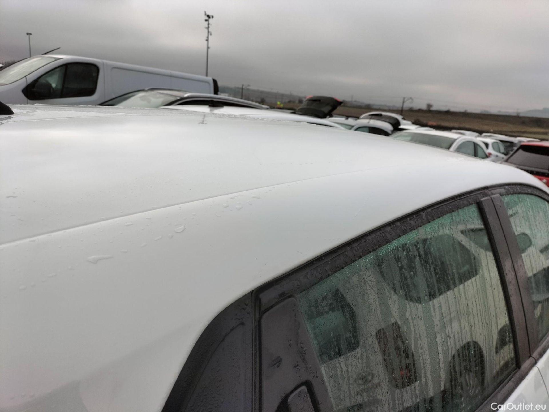  Renault  Clio RENAULT  / 2016 / 5P / berlina con portón Business TCe 66kW (90CV) GLP -18 #45