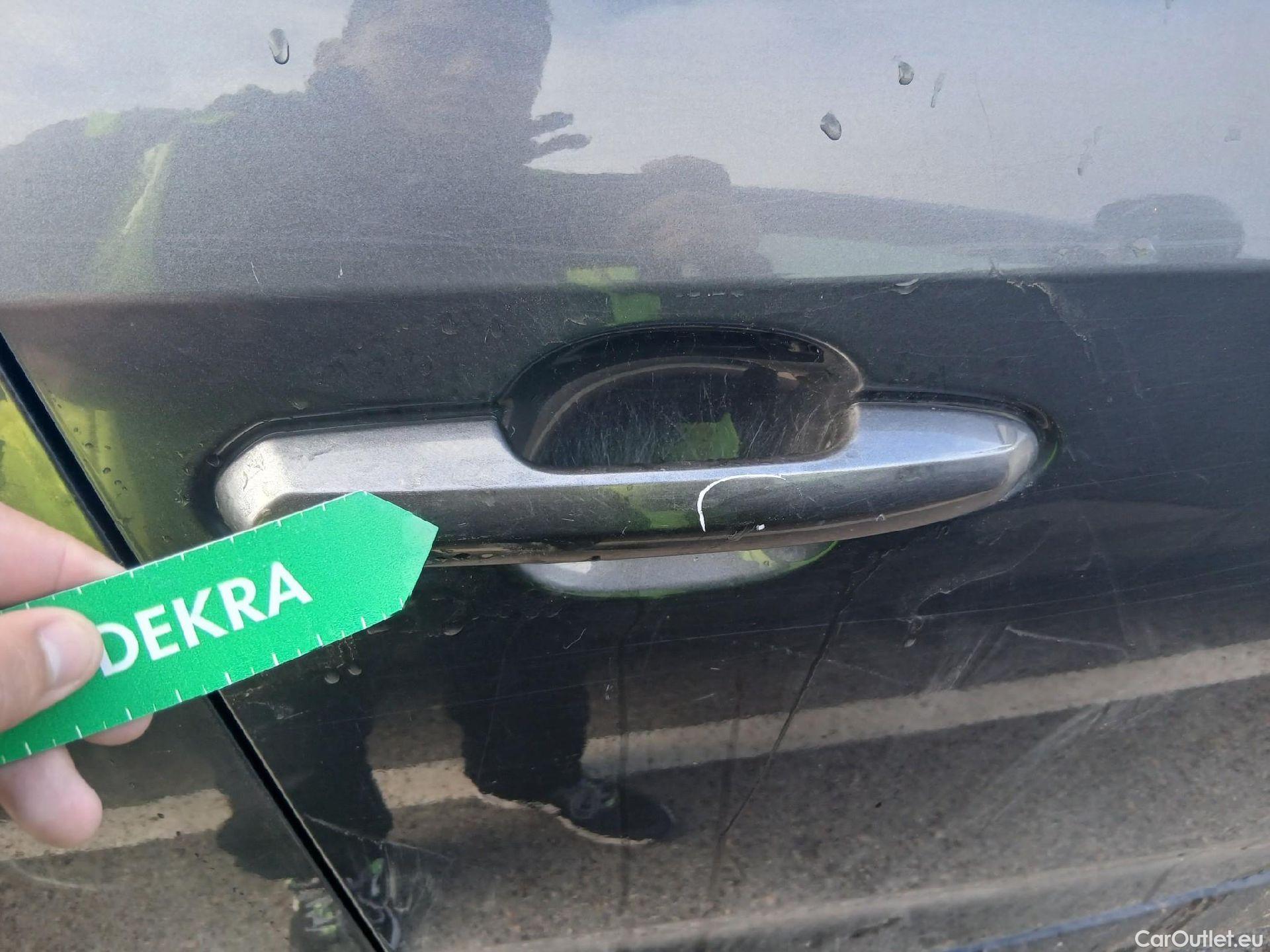  Toyota  RAV4 TOYOTA  / 2018 / 5P / todoterreno 2.5l 220H Advance 4WD #39