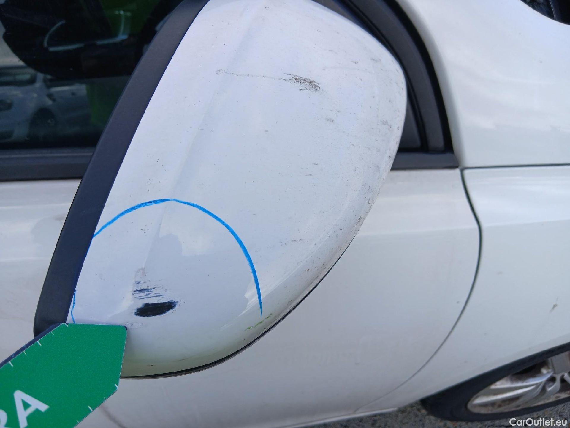  Peugeot  308 PEUGEOT  / 2017 / 5P / berlina con portón 5p Active Pack BlueHDi 130 S&S (AC) #25