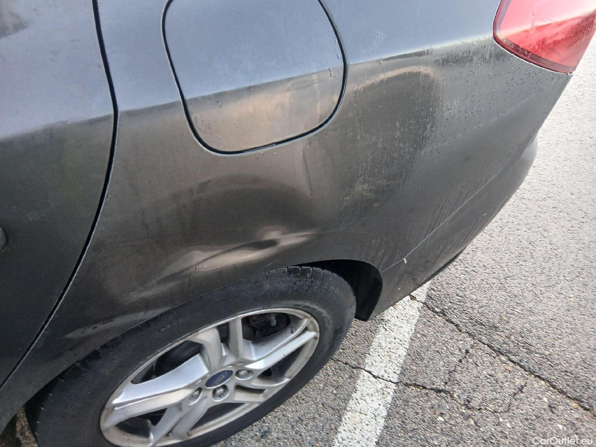  Ford  Focus FORD  / 2018 / 5P / familiar 1.0 Ecoboost 92kW Trend+ Auto SB #16