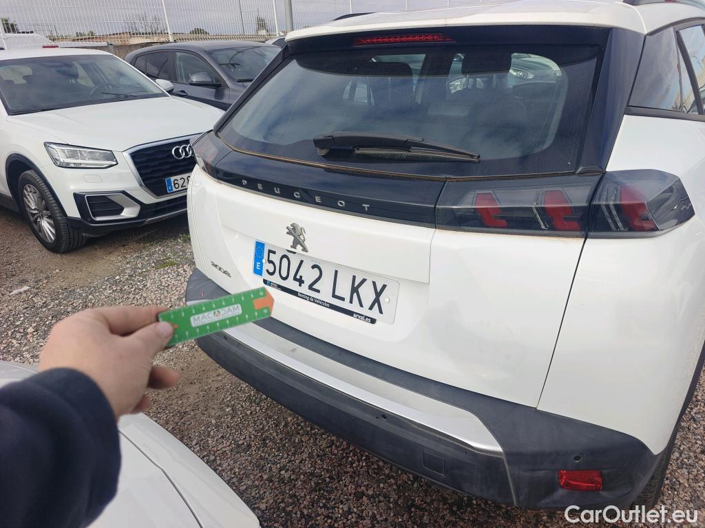  Peugeot  2008 PEUGEOT  / 2019 / 5P / todoterreno Allure BlueHDI 100 S&S BVM6 #2