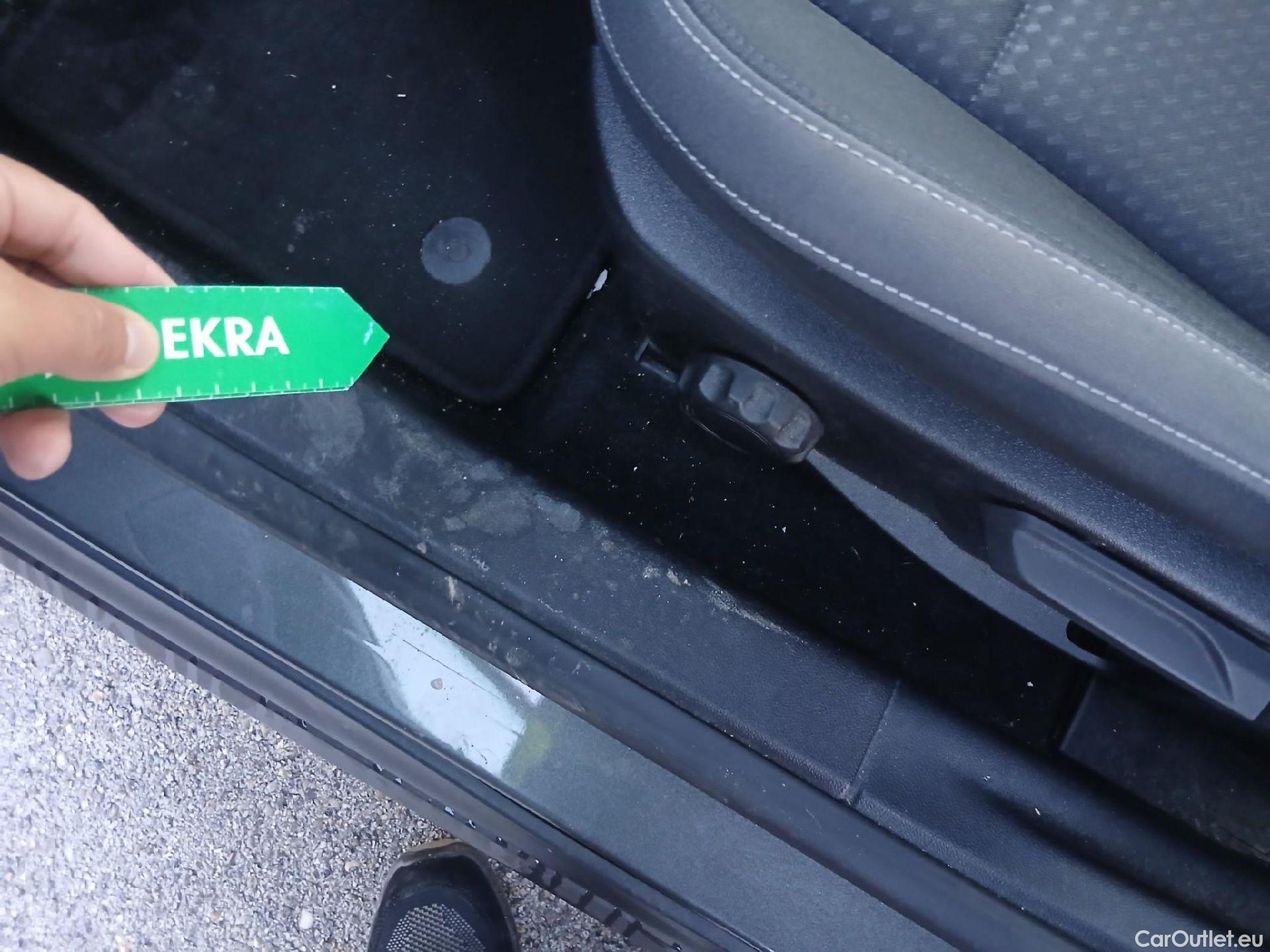  Ford  Focus FORD  / 2018 / 5P / familiar 1.0 Ecoboost 92kW Trend+ Auto SB #2