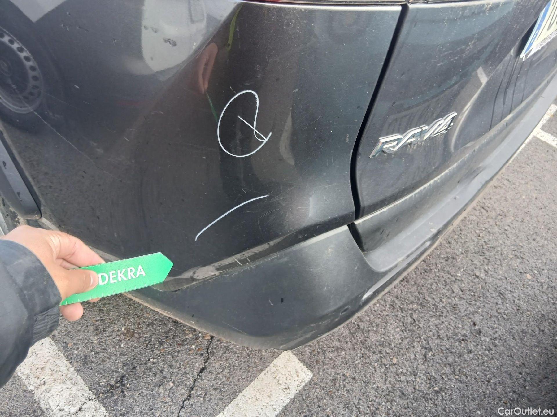  Toyota  RAV4 TOYOTA  / 2018 / 5P / todoterreno 2.5l 220H Advance 4WD #26