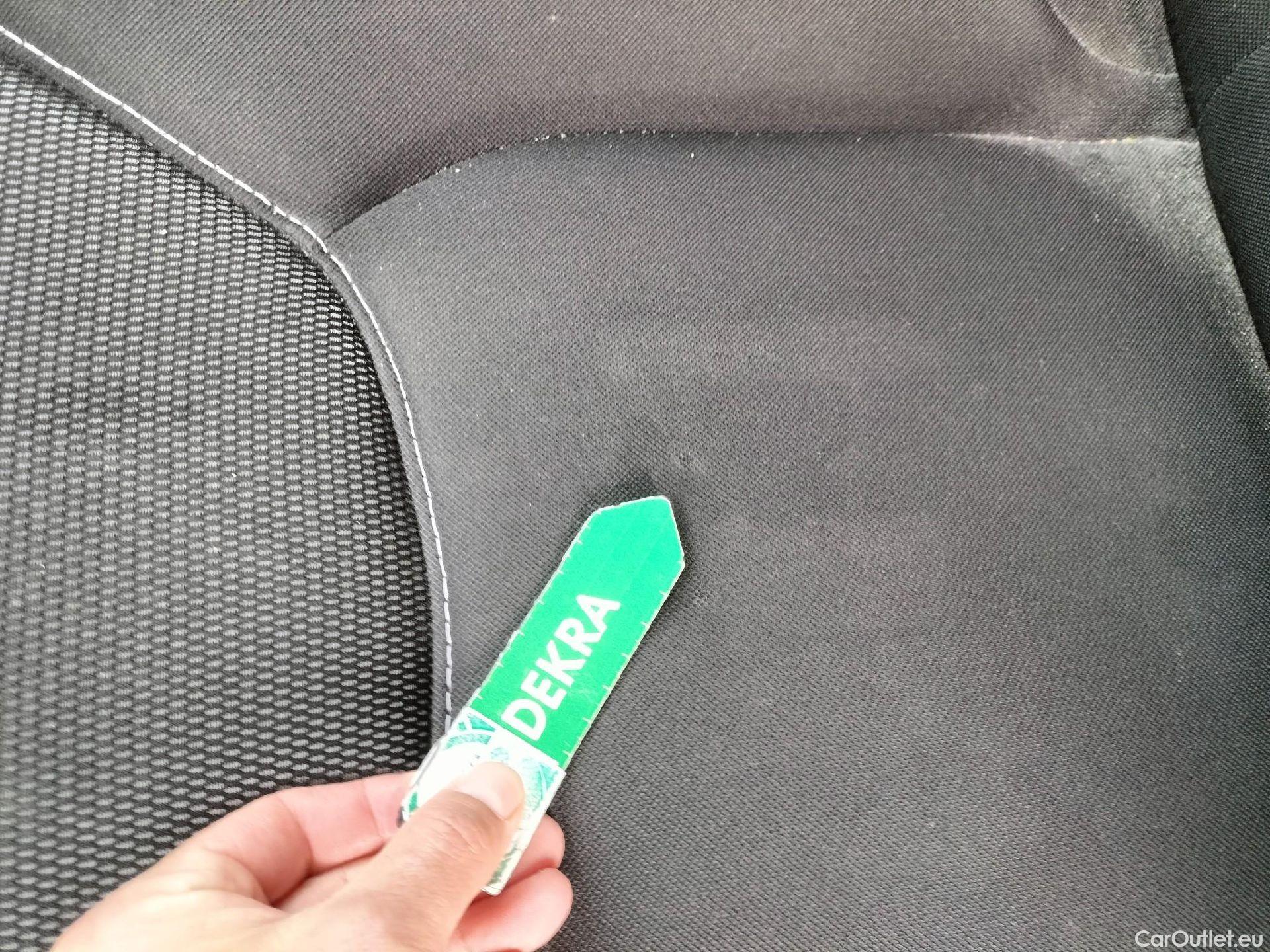  Renault  Clio RENAULT  / 2016 / 5P / berlina con portón Business TCe 66kW (90CV) GLP -18 #18