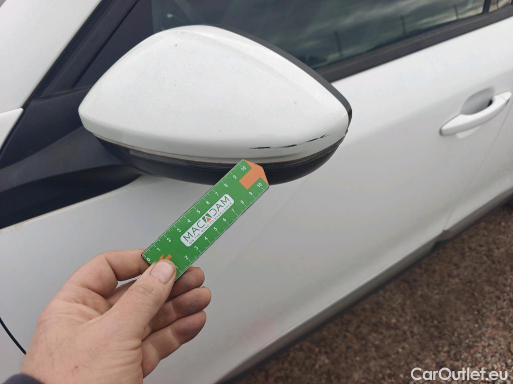  Peugeot  2008 PEUGEOT  / 2019 / 5P / todoterreno Allure BlueHDI 100 S&S BVM6 #16