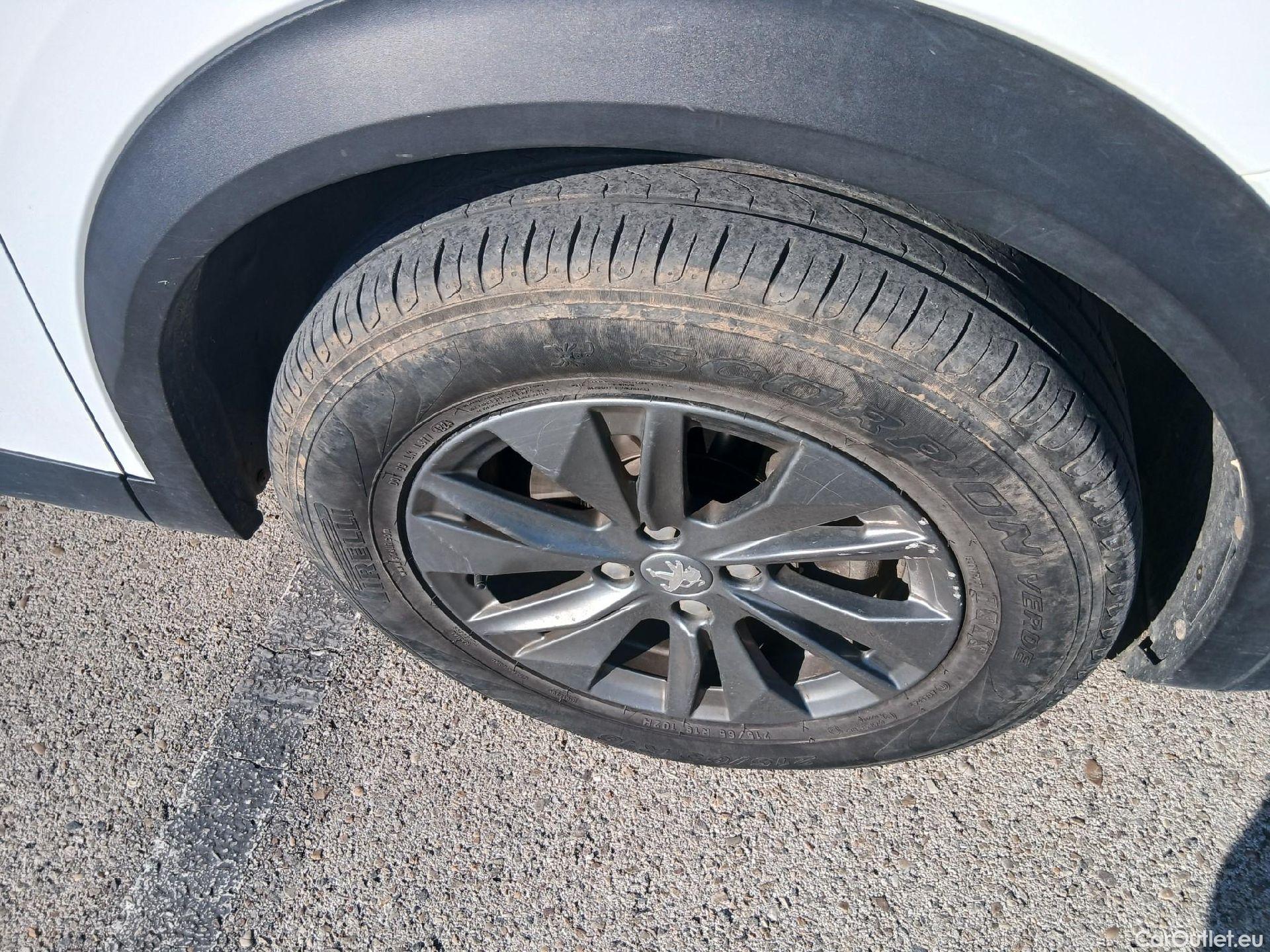  Peugeot  2008 PEUGEOT  / 2019 / 5P / todoterreno Active Pack BlueHDI 81kW (110CV) #8