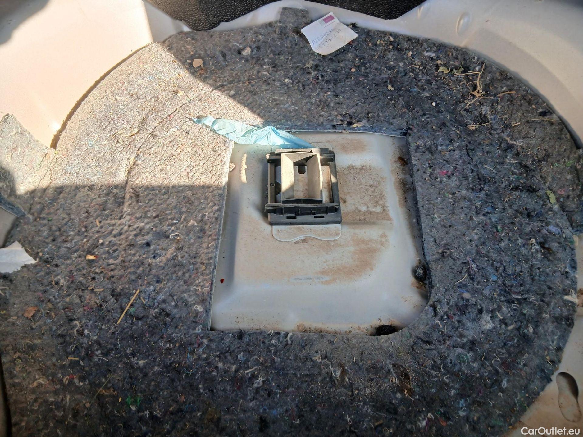  Peugeot  2008 PEUGEOT  / 2019 / 5P / todoterreno Active Pack BlueHDI 81kW (110CV) #1