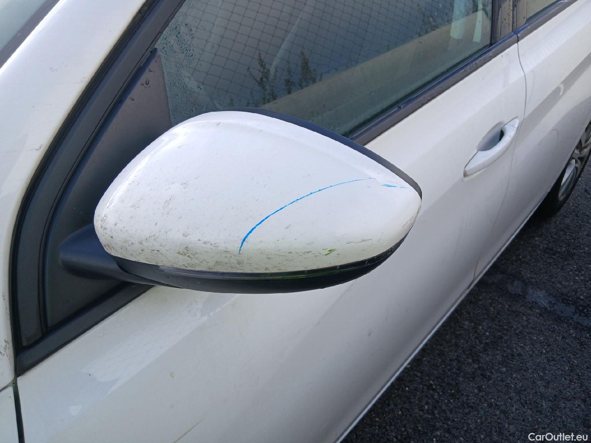  Peugeot  308 PEUGEOT  / 2017 / 5P / berlina con portón 5p Active Pack BlueHDi 130 S&S (AC) #13