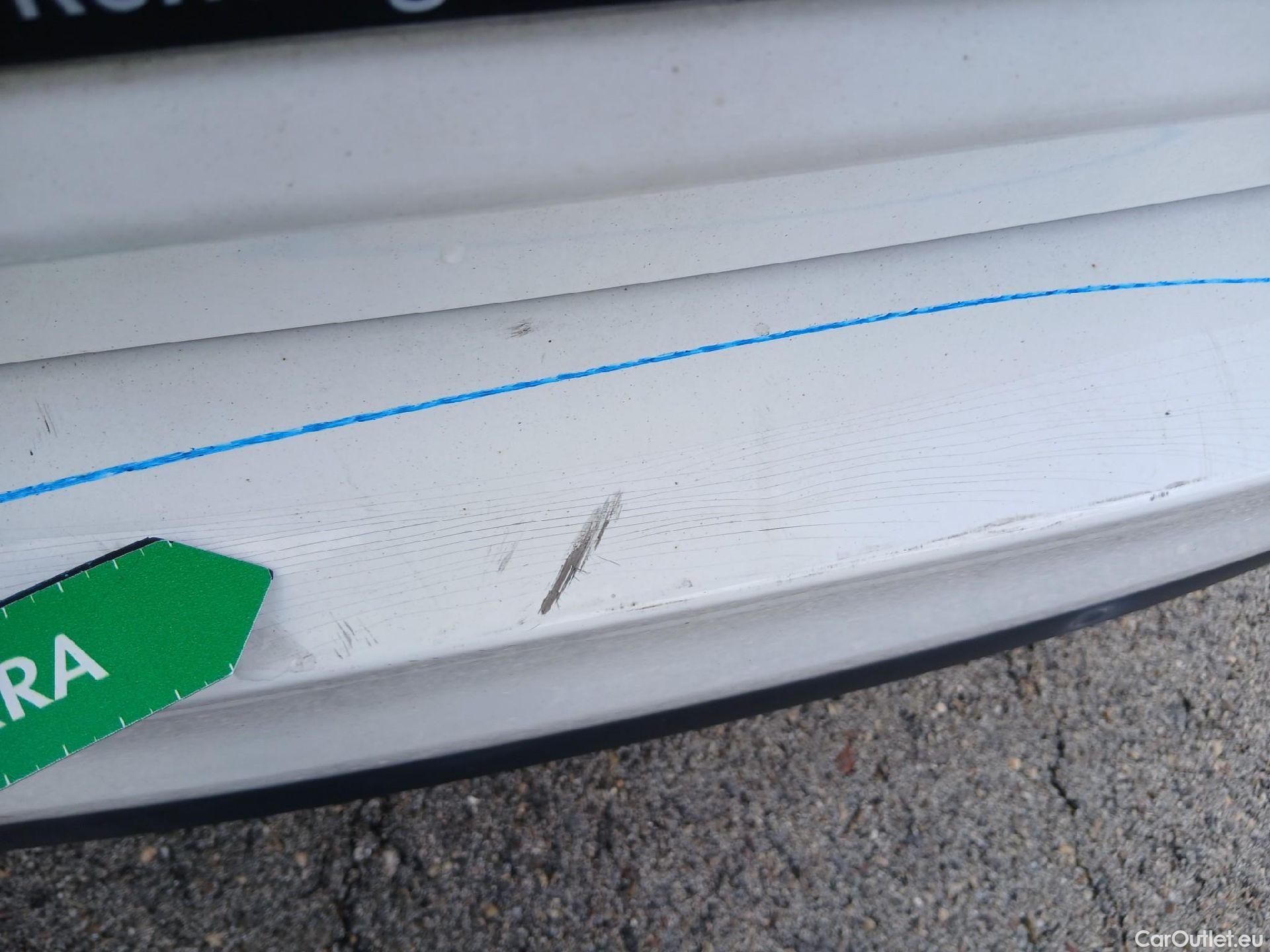  Peugeot  308 PEUGEOT  / 2017 / 5P / berlina con portón 5p Active Pack BlueHDi 130 S&S (AC) #19