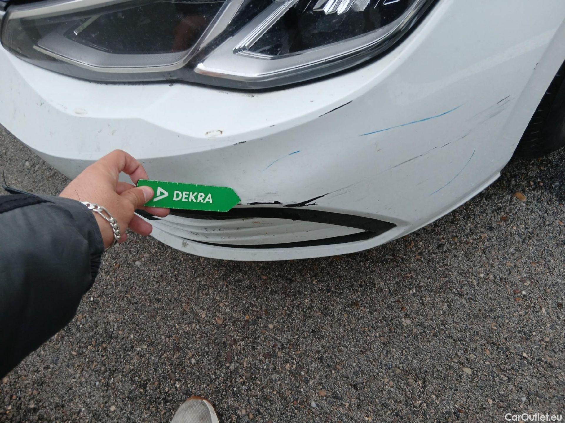  Volkswagen  Golf  VOLKSWAGEN / 2020 / 5P / berlina con portón Life 1.0 eTSI 81kW (110CV) DSG #8