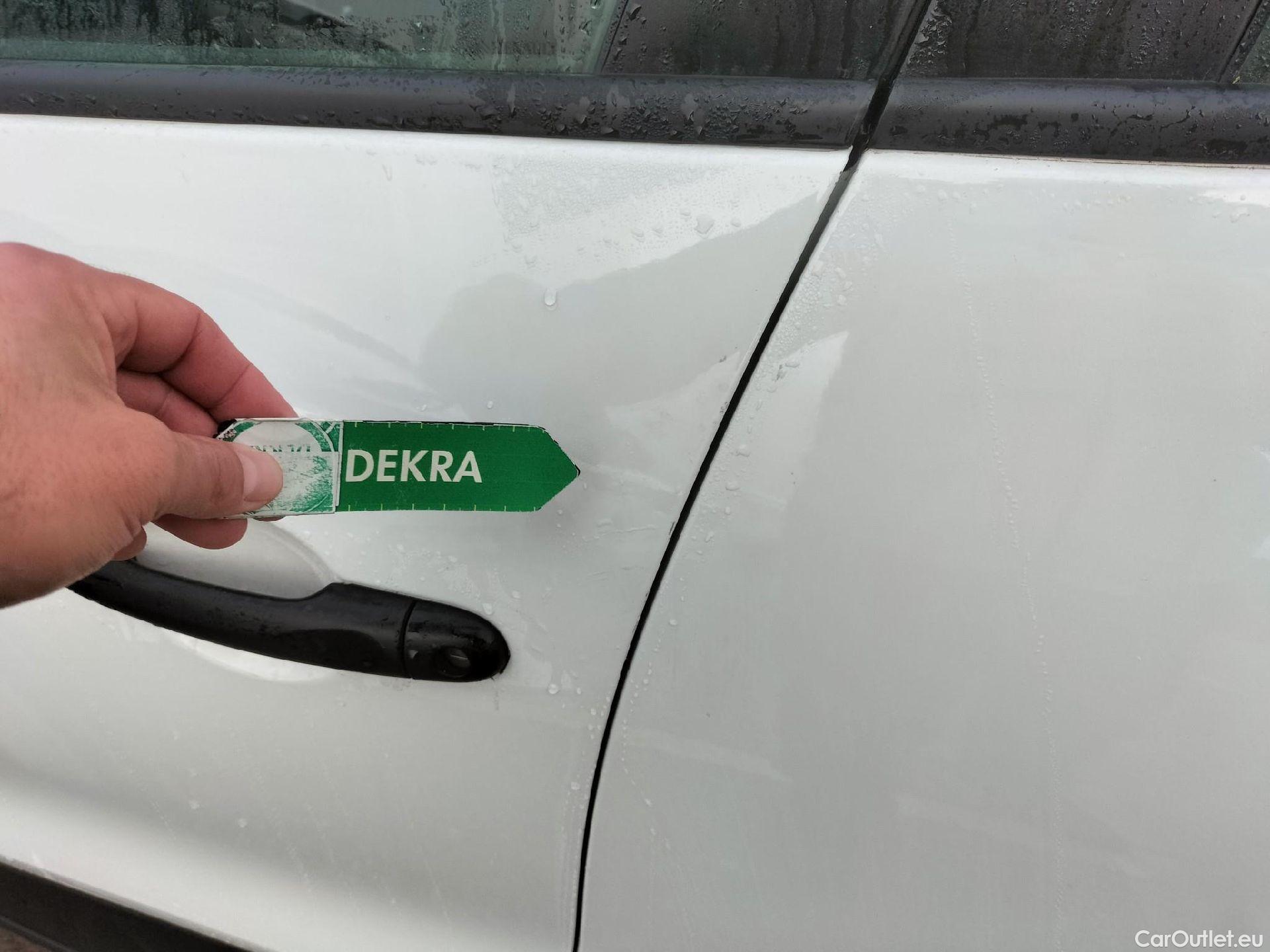  Renault  Clio RENAULT  / 2016 / 5P / berlina con portón Business TCe 66kW (90CV) GLP -18 #14