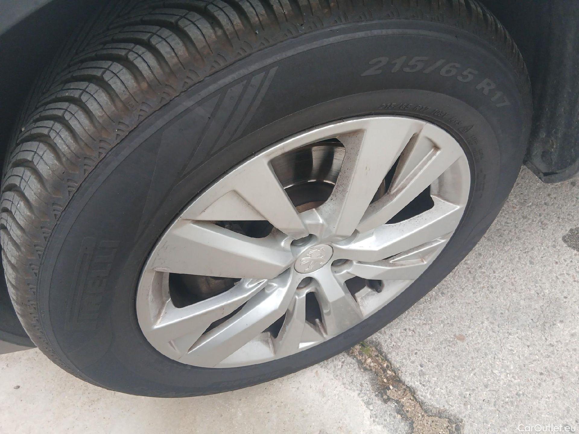  Peugeot  3008 PEUGEOT  / 2016 / 5P / todoterreno 1.5 BlueHDi 96kW (130CV) S&S Style #11