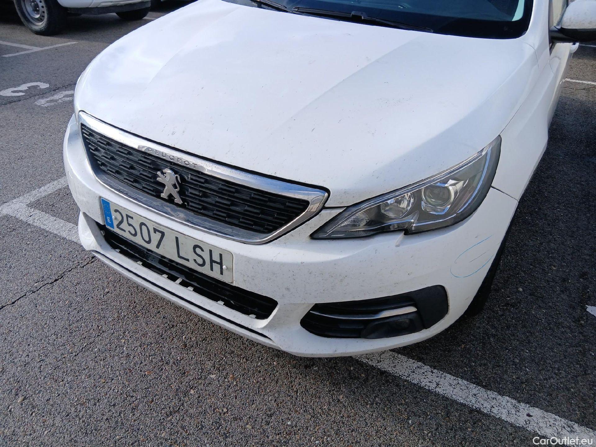  Peugeot  308 PEUGEOT  / 2017 / 5P / berlina con portón 5p Active Pack BlueHDi 130 S&S (AC) #10